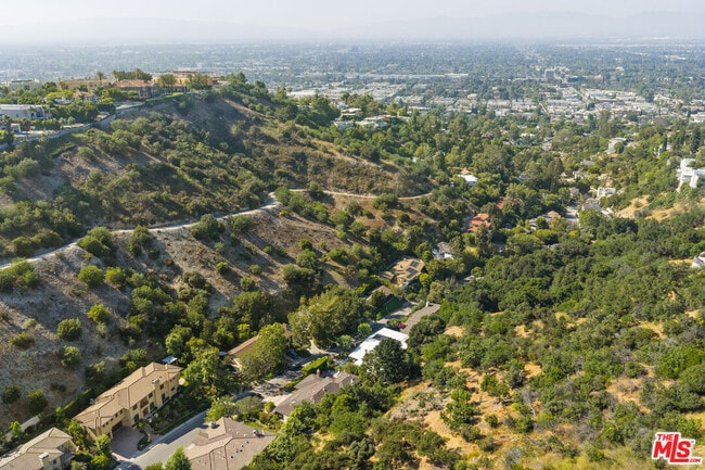Building Photo - 3697 Benedict Canyon Ln
