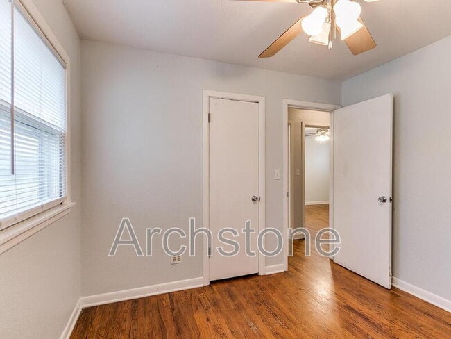 Building Photo - 630 Villa Dr