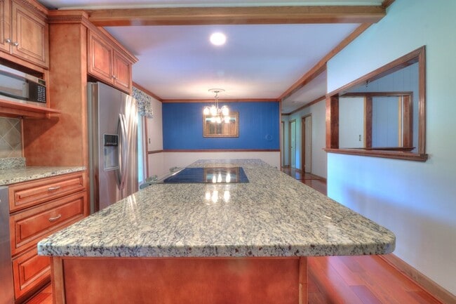 Building Photo - 373 Brandy Ln