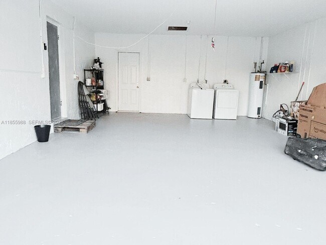 Building Photo - 14141 SW 156th Terrace