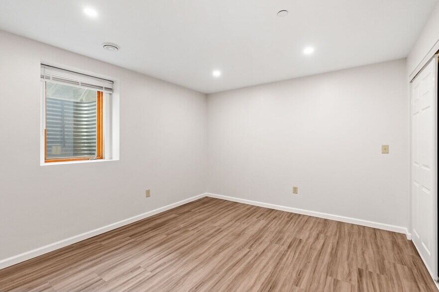 Living Space - 3514 Grand Ave S