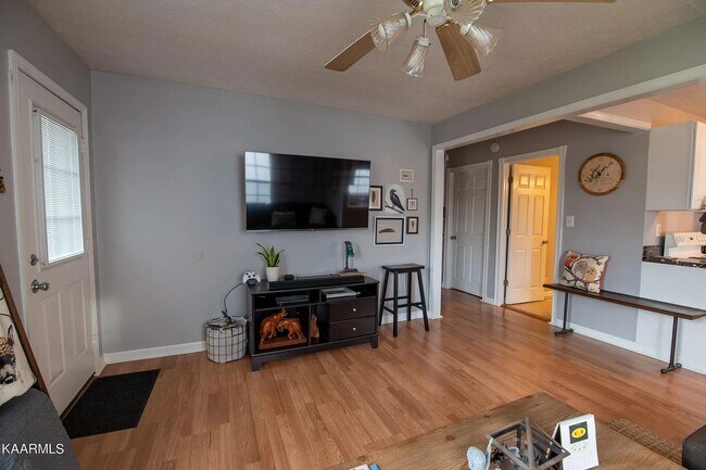 Building Photo - Updated North Knoxville Gem | Massive Fenced Yard & Prime Location!