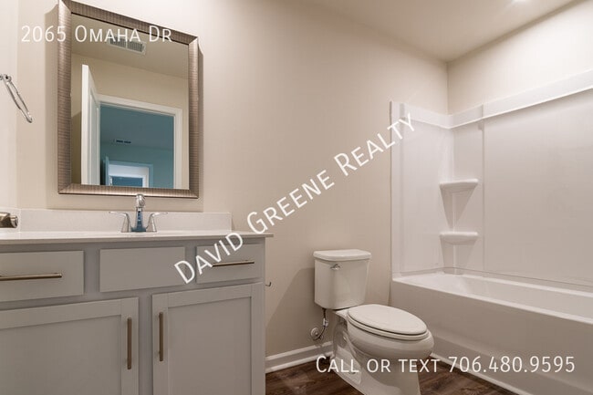 Building Photo - 2065 Omaha Dr