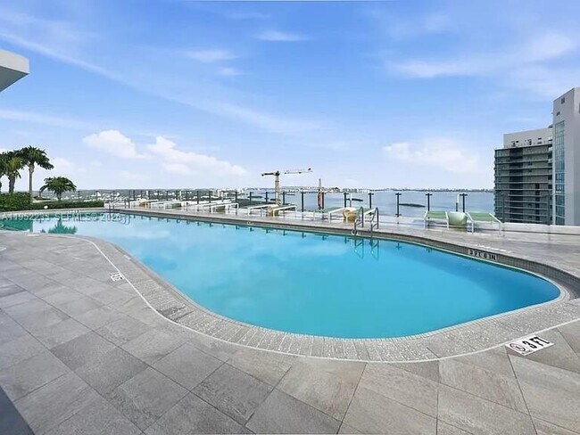 Building Photo - 501 NE 31st St