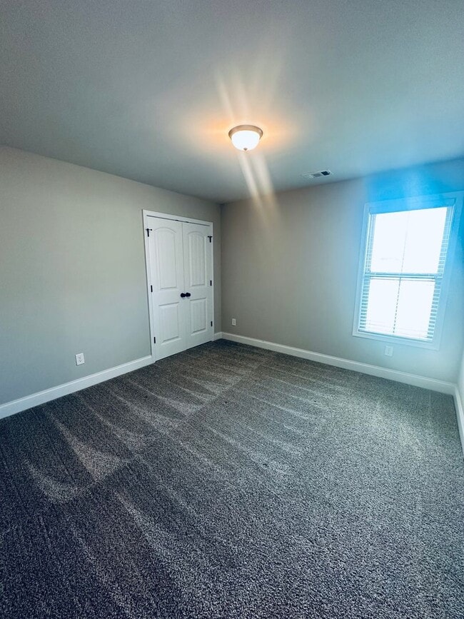 Building Photo - 604 Broderick Cir