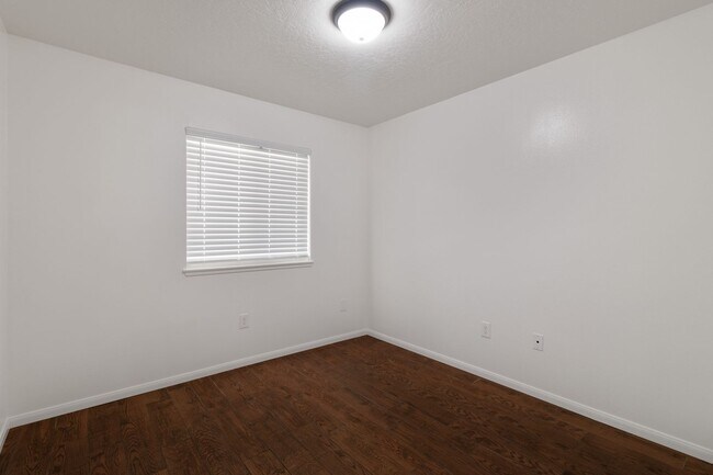Building Photo - Beautiful Apple Valley Home