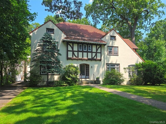 Primary Photo - 134 Pelhamdale Ave