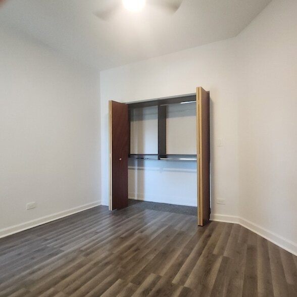 Building Photo - 5234 S Homan Ave