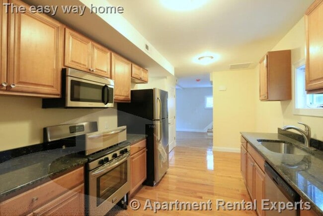 Building Photo - 29 Elmwood St