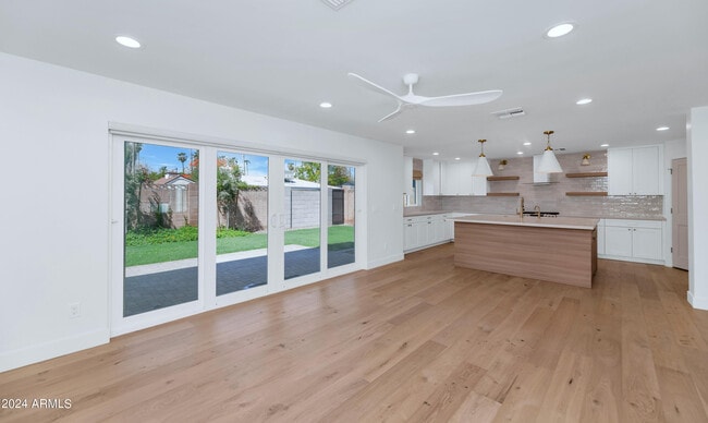 Building Photo - 4154 N 35th Pl