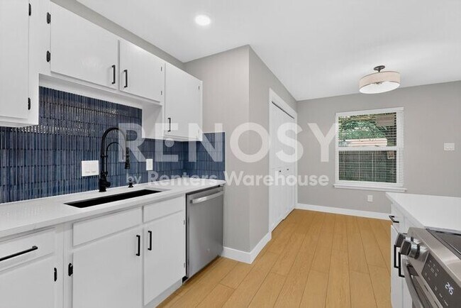 Building Photo - Completely Refreshed Arlington Home