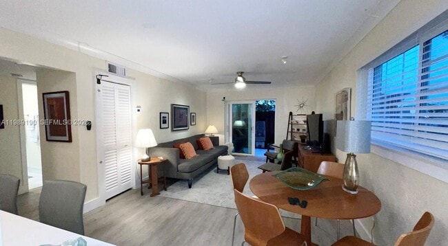 Building Photo - 633 NE 2nd Ave