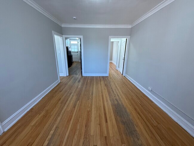Building Photo - 2109 Grove Ave