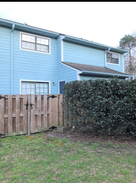 Building Photo - 1733 S 41st St