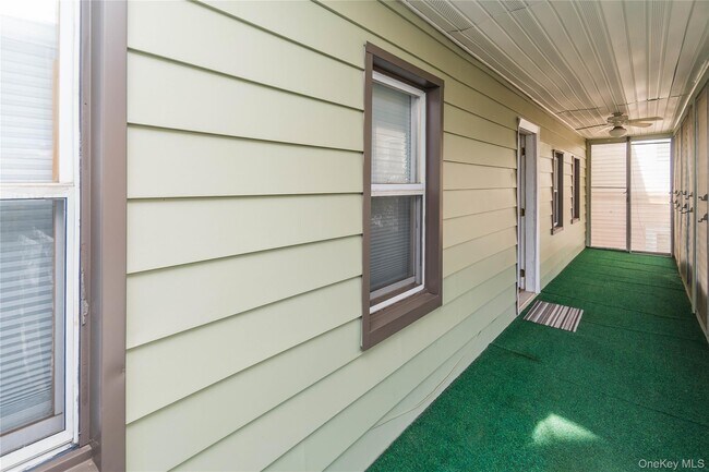 Building Photo - 30 Tobins Ln