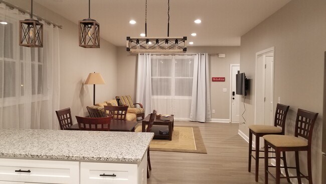 Building Photo - 13 Bigby St