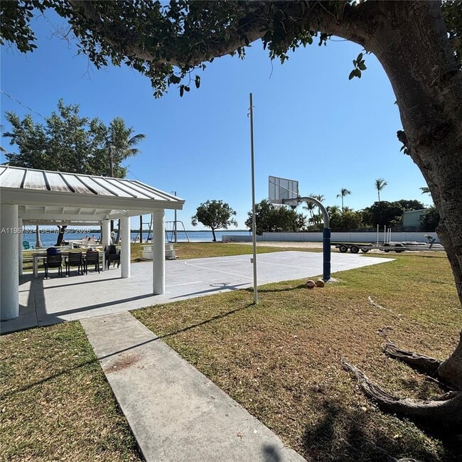 Building Photo - 63 Bass Ave