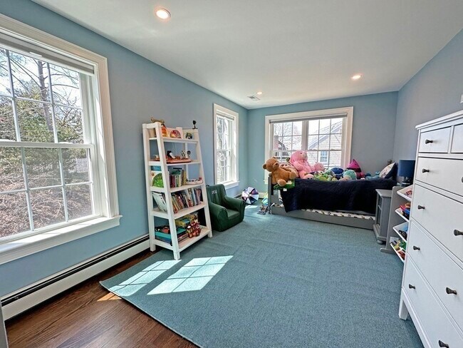 Building Photo - 99 Westchester Rd