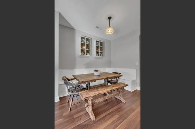 Building Photo - 2017 Bungalow Dr