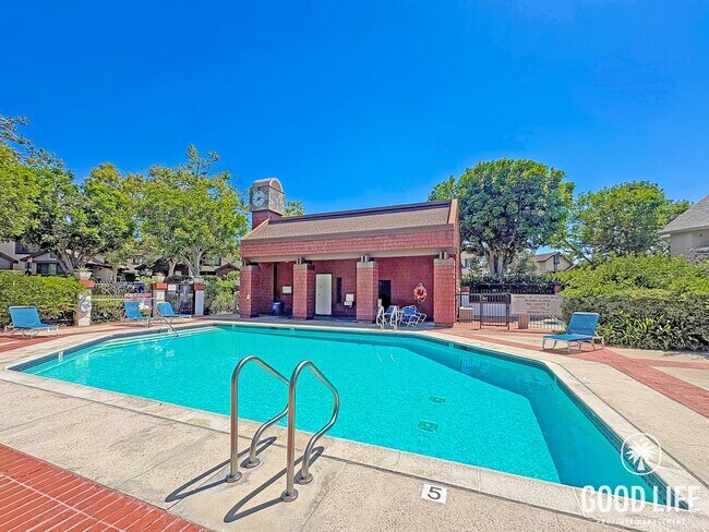 Building Photo - Light-Filled 2BD/2BA Top-Floor Condo in Mira Mesa with Granite Kitchen, Private Balcony & Pool