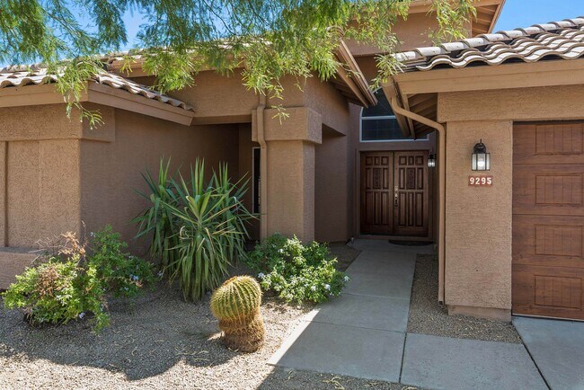 Building Photo - Ironwood Village - Completely Remodeled Interior, Single Level with Pool!