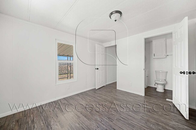 Building Photo - 39975 San Ignacio Rd