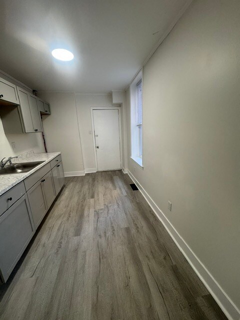 Building Photo - 109 N Warren St