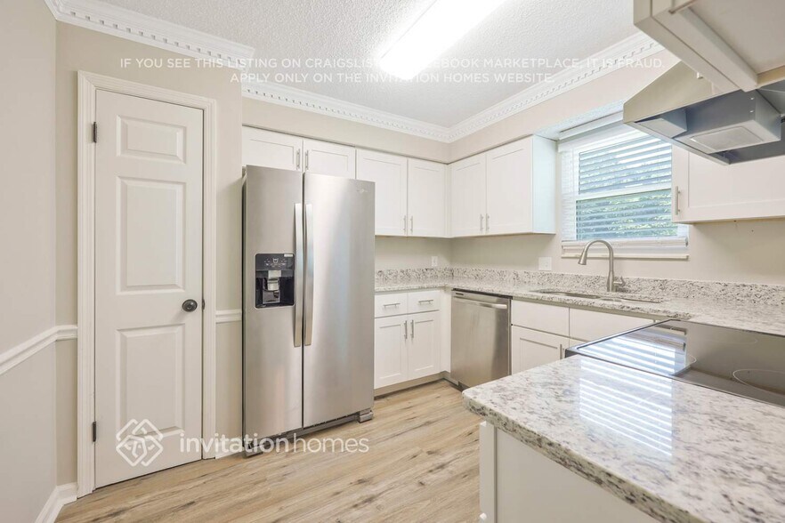 Building Photo - 5121 Lana Renee Ct