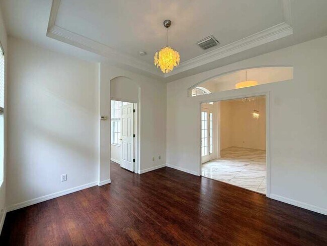 Building Photo - 9512 Greenpointe Dr
