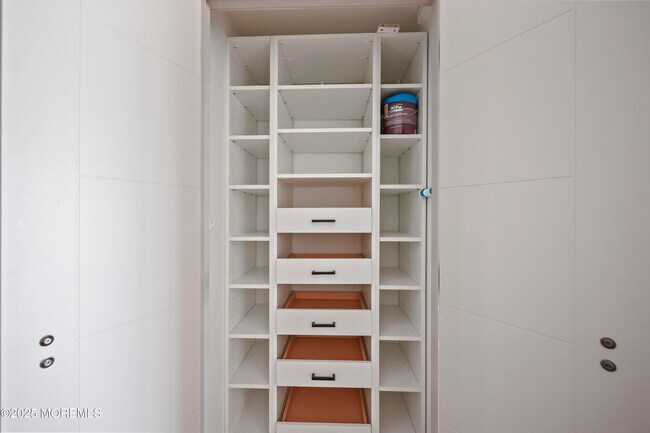 Building Photo - 510 Ocean Ave N