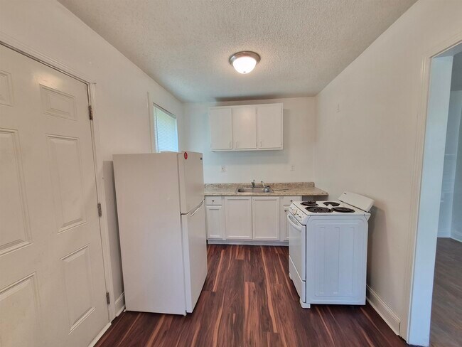 Building Photo - 1074 Palmetto Ave