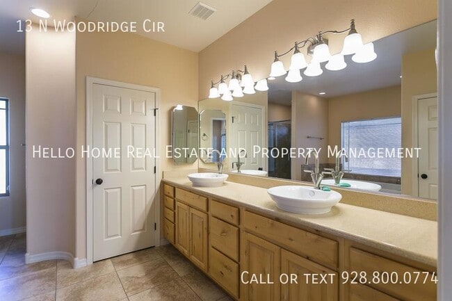 Building Photo - 13 N Woodridge Cir