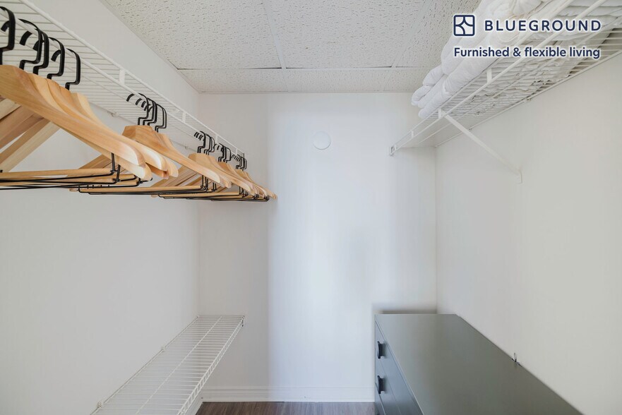 Building Photo - 850 N Randolph St