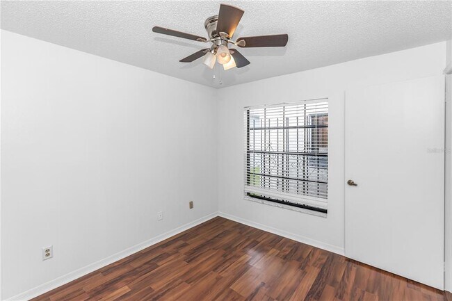 Building Photo - 5831 Plumtree Ct