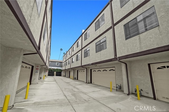 Building Photo - 1712 S 6th St