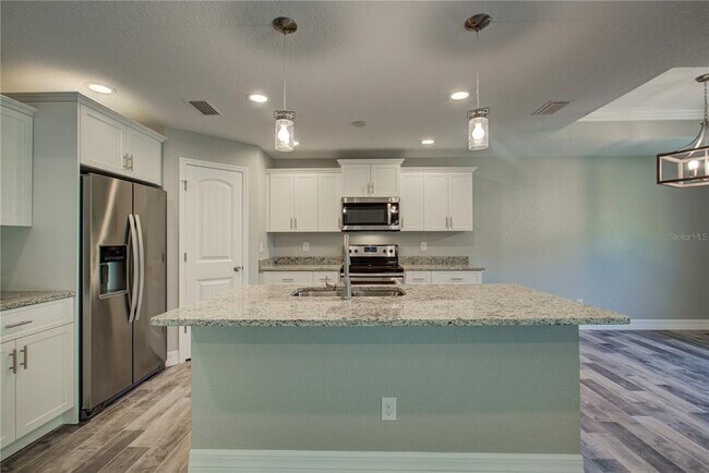 Building Photo - 129 Glades Dr