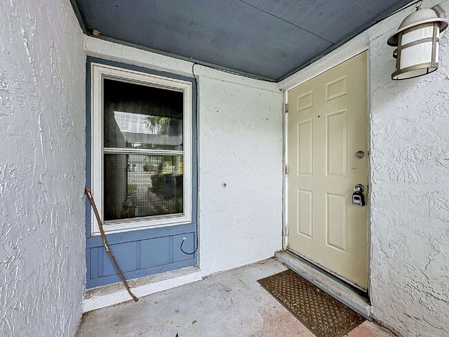 Building Photo - 2857 Wonderwood Ln