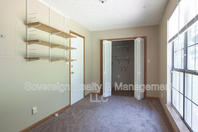 Building Photo - 310 Summerwood Ln