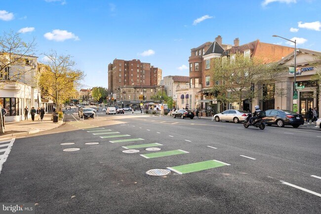 Building Photo - 1616 Kilbourne Pl NW