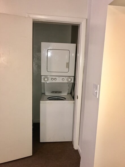 washer and dryer in the apartment - 318 East Patrick Street