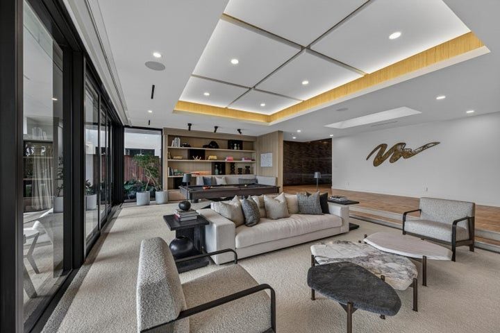 Building Photo - 420 SE 17th Ave