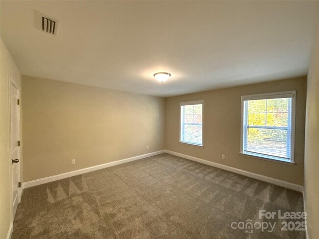 Building Photo - 707 Marion Dr