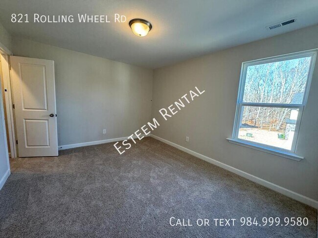 Building Photo - 821 Rolling wheel Rd