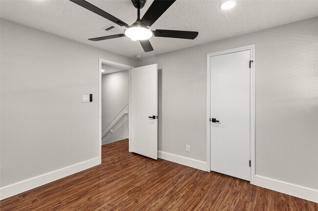 Building Photo - 9639 Springview Ln