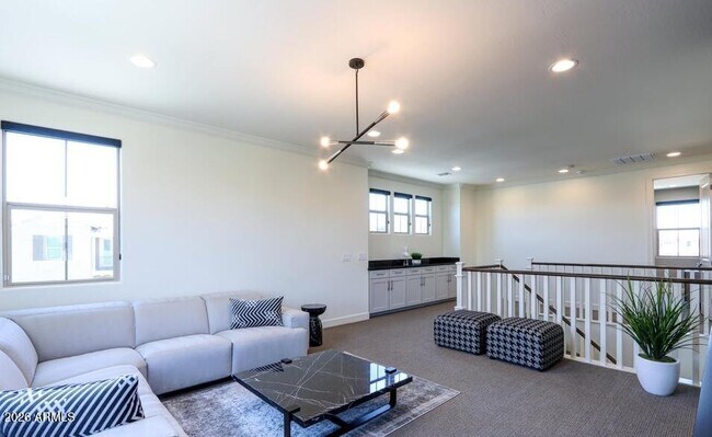 Building Photo - 948 W Yosemite Dr