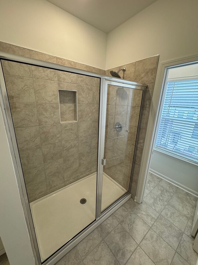 Building Photo - Beautiful 4 bed 3.5 Bath Home in Heart of Lawrenceville!