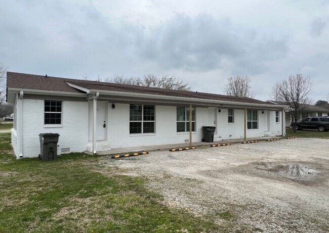 Building Photo - 610 Dogwood View Dr