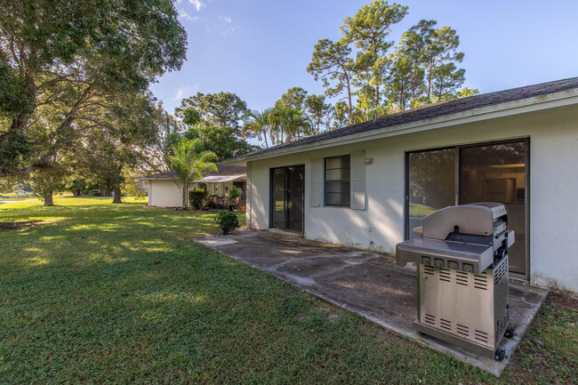 Building Photo - 13742 Bottlebrush Ct