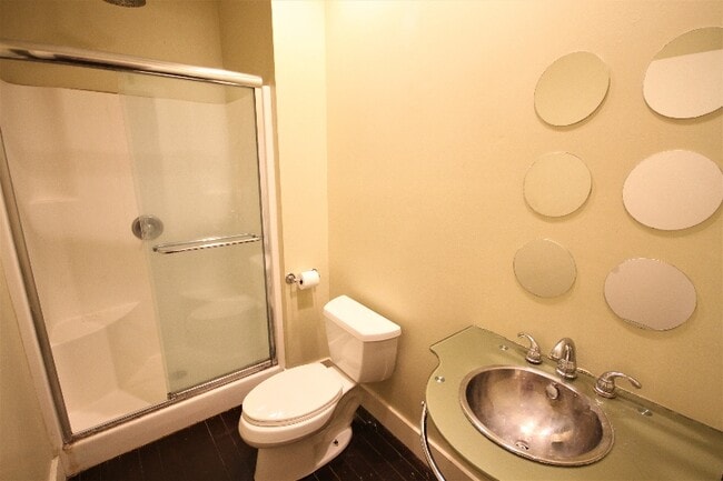 Building Photo - 319 S Flores St