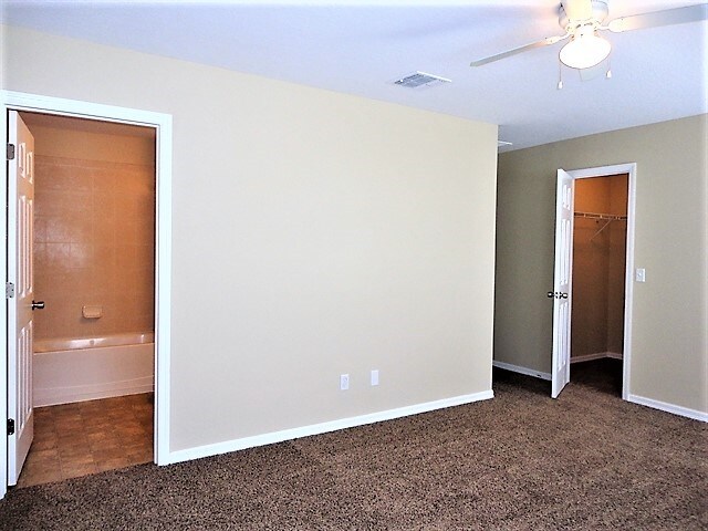 Building Photo - 2340 Norwood Pl